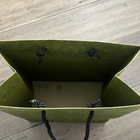 Gucci Gift Bag - Gucci Shopping Bag - Gucci Bag - Picture 3 of 3